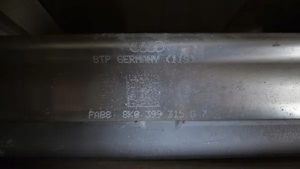 AUDI A5 8T A4 B8 Poutre de Suspension Avant 8K0399315G image 3