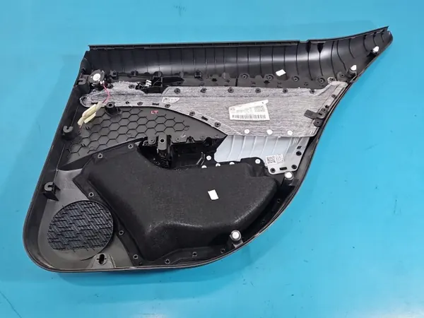 Linker Achterdeurpaneel OEM 5E6867211 Skoda Octavia image 3