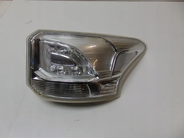 Lámpara LED trasera derecha Mitsubishi Outlander III 8330A790 image 5