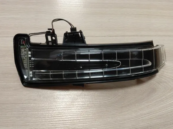 Clignotant Miroir Gauche Mercedes OE - W176 W246 W204 image 2