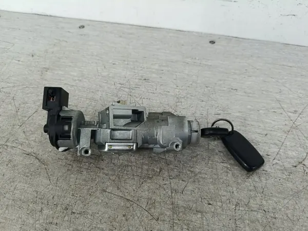 Mazda 3 I Lift 1.6CD OEM 3M51-3F880-AC Usado image 3