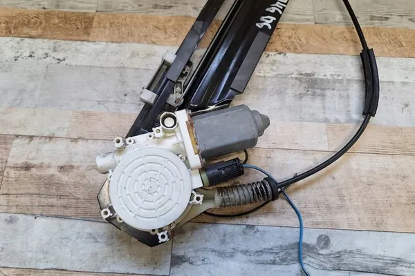 Elevador de vidro traseiro direito BMW 5 (E39) 67628360511 image 4