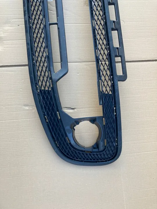 Griglia paraurti anteriore VW UP LIFT OEM image 3