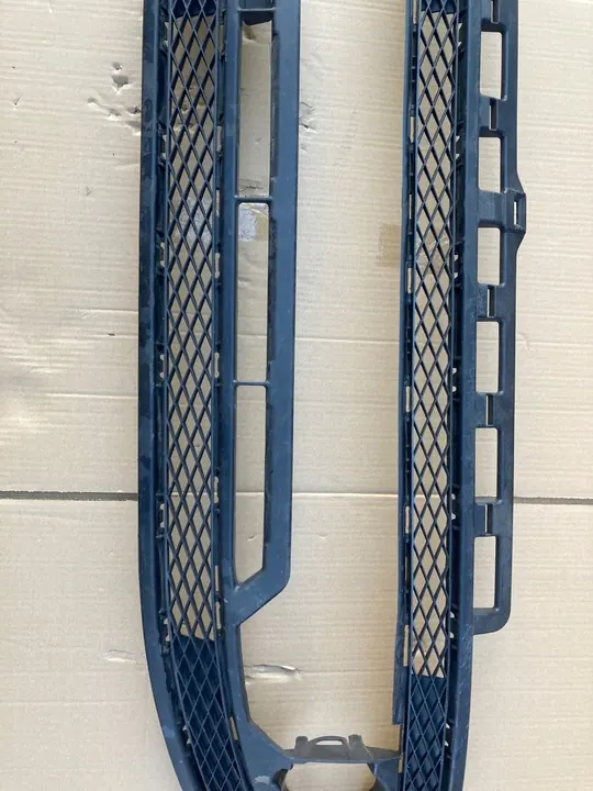 Griglia paraurti anteriore VW UP LIFT OEM image 4