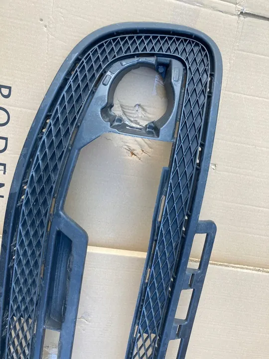 Griglia paraurti anteriore VW UP LIFT OEM image 6