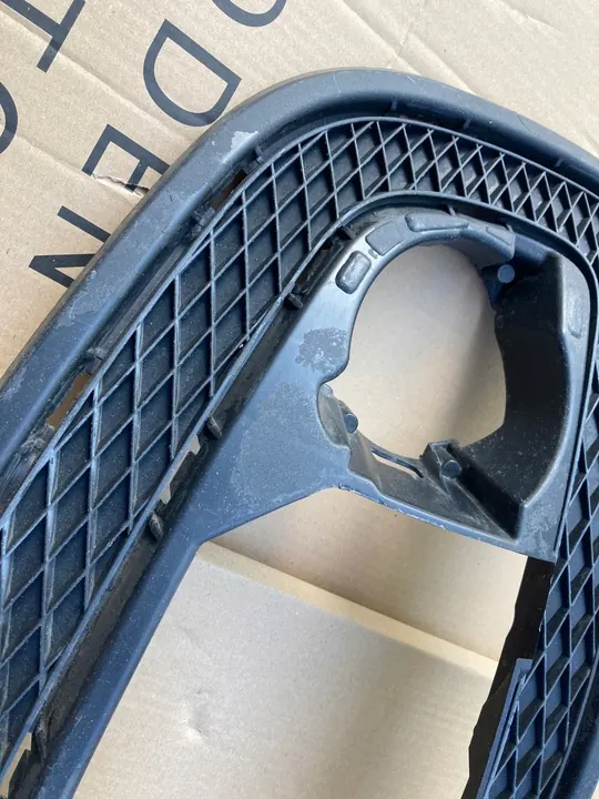 Griglia paraurti anteriore VW UP LIFT OEM image 7