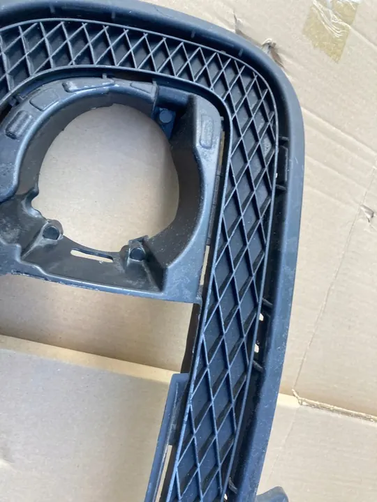 Griglia paraurti anteriore VW UP LIFT OEM image 8