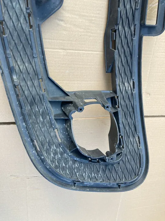 Griglia paraurti anteriore VW UP LIFT OEM image 9