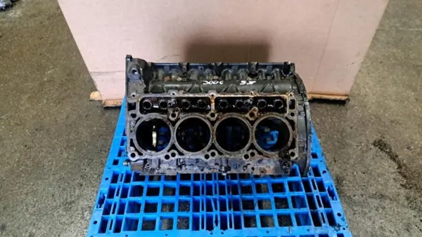 Bloque motor usado 5.7L HEMI para Dodge Charger image 4