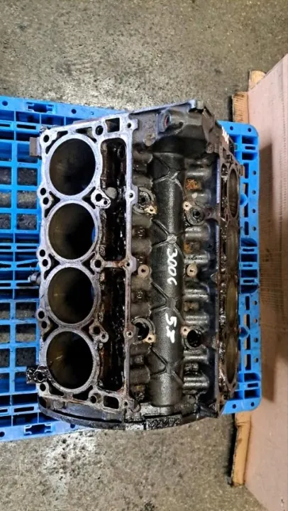 Bloque motor usado 5.7L HEMI para Dodge Charger image 5