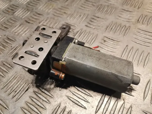 Porsche OE 0390203221 Vordersitzmotor image 3