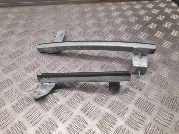 Ford Mustang VI 2016 Deur raamprofiel OEM FR3B63263A20 image 2