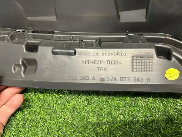Skoda Karoq vordere Gurtabdeckung OEM 57A853343A image 5