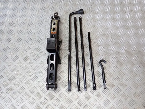 Cric Chiavi Set Ford F150 3.5 XLT Crew Cab 2024 image 2