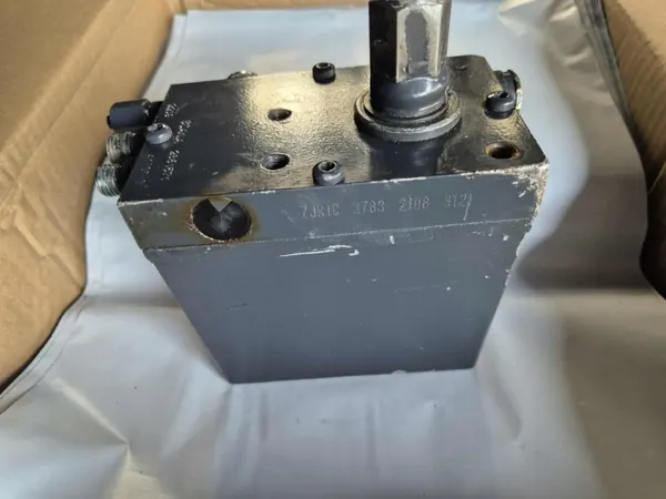 Bomba elevadora cabina Scania OEM 2861571 - Usado 2022 image 3