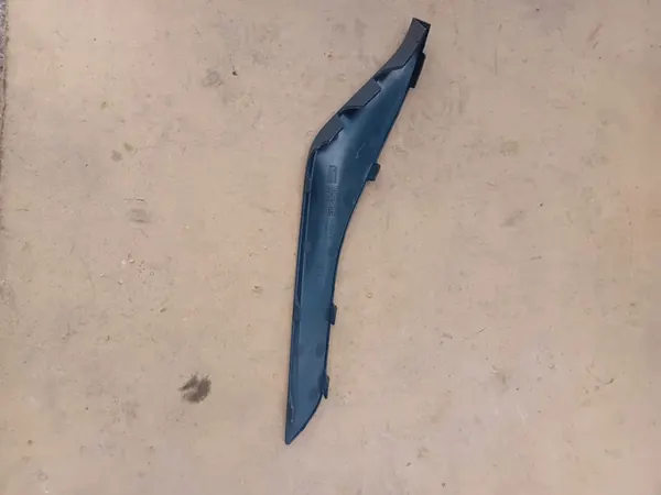 Volvo XC60 Puskuri Listan Oikea 2013-2017 image 2