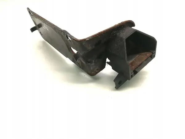 BMW 3 Series Jäähdyttimen kiinnityspaneeli 2010 Saloon OEM 7117812 image 2