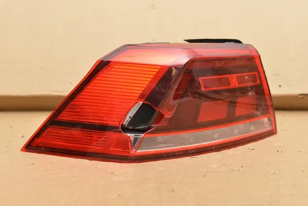 VW PASSAT B8 LIFT SEDÁN LUZ LED TRASERA IZQUIERDA 3G5945095H image 2