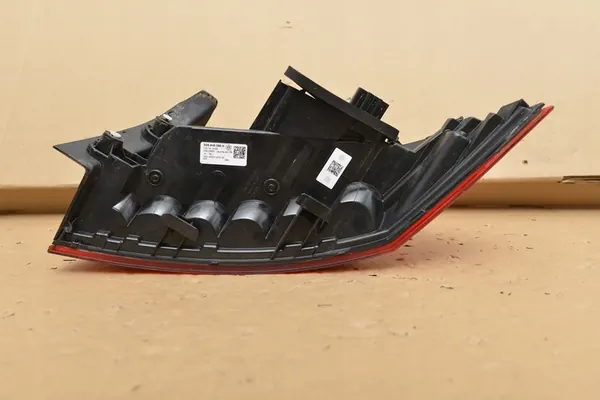 VW PASSAT B8 LIFT SEDÁN LUZ LED TRASERA IZQUIERDA 3G5945095H image 8