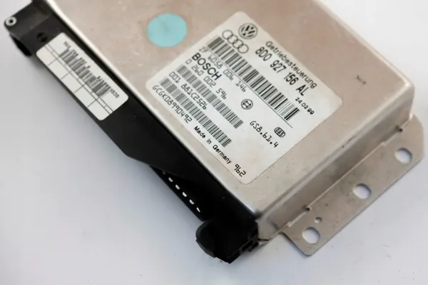 Módulo de controle de transmissão Audi 8D0927156AL usado image 4