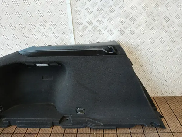 Kia Stinger 17-21 Linker Kofferbakzijbekleding OEM 85730-J5000 image 3