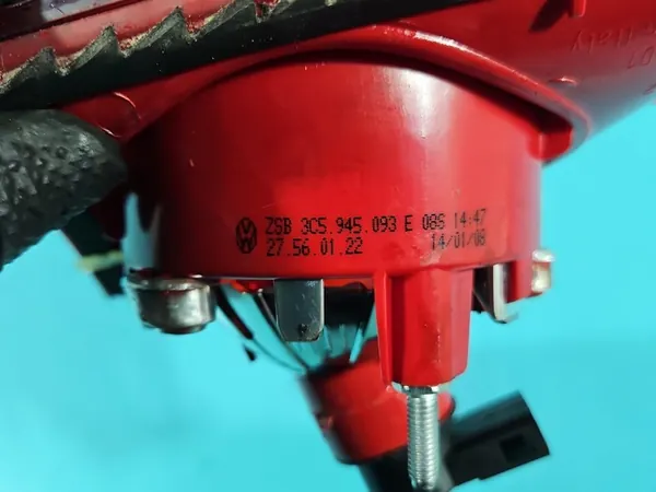 Luz Trasera Izquierda - VW Passat B6 Sedán image 6