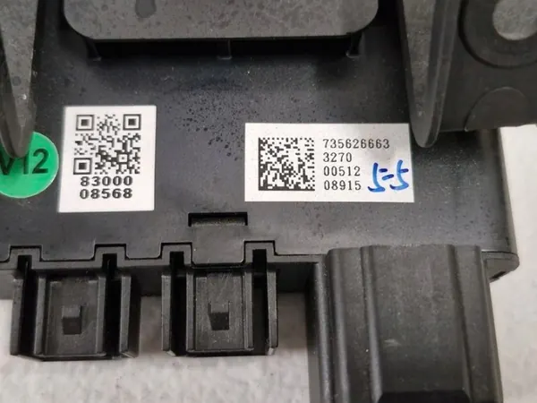 Tomada USB/AUX Fiat 500X OEM 735626663 image 6