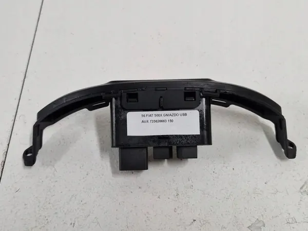 Tomada USB/AUX Fiat 500X OEM 735626663 image 8