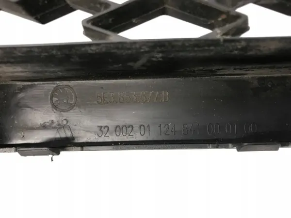 Skoda OE 5E3853677B Frontstoßstangengitter Octavia IV RS image 9
