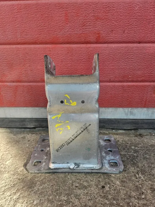 OEM 8W0807134 Etu vasen murskavyöhyke Audi A4 B9 image 2