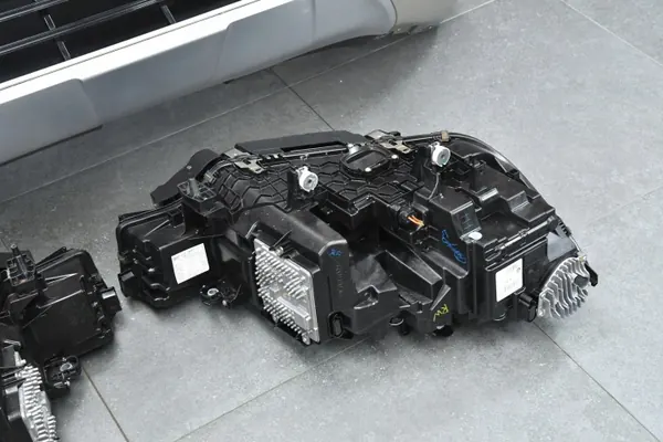Frontstoßstange OEM 7933317 mit LED BMW X7 image 6