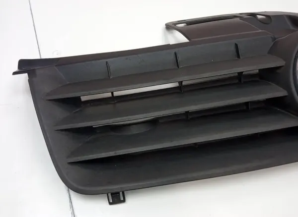 Volkswagen Polo 1.4 Grille image 2