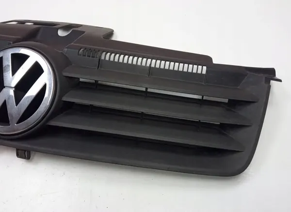 Volkswagen Polo 1.4 Grille image 3