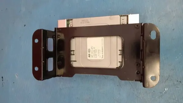 Hyundai ix35 2015 Ohjauspumppu OEM 963704WC00 image 3