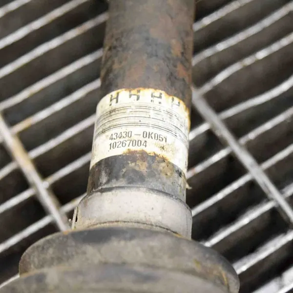 Toyota Hilux 2015 Höger Främre Halvaxel image 3