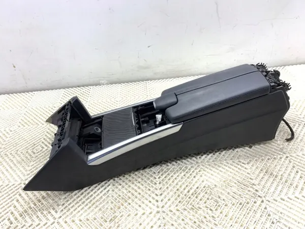 Console centrale OEM LORK-389-32161 avec accoudoir Mercedes W212 image 2