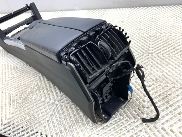 Console centrale OEM LORK-389-32161 avec accoudoir Mercedes W212 image 5