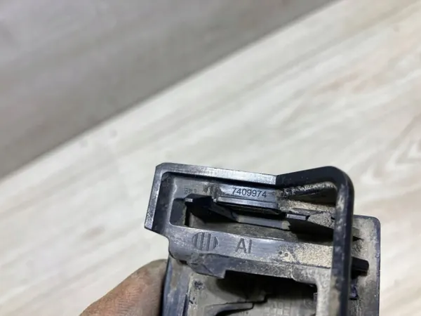 BMW X2 F39 2018 achterklep camera-bevestiging OEM 7409974 image 3