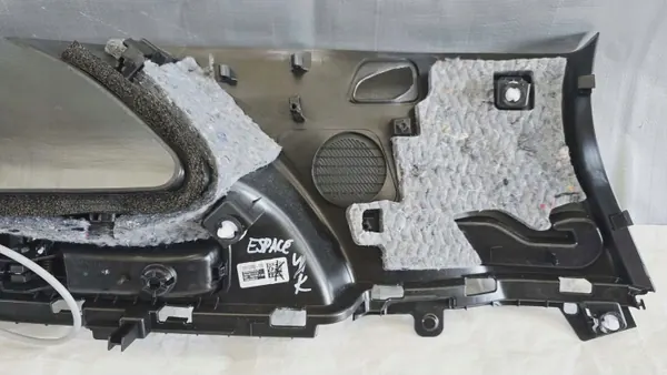 Vasen takakontin sivusuojus OEM 631122282 Renault Espace VI image 6