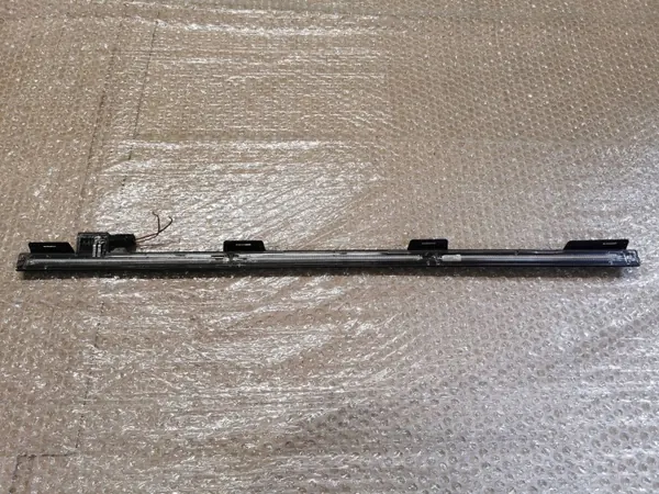 Mercedes GLE/GLS 167 LED kynnysvalaistus OEM A1679066602 image 2