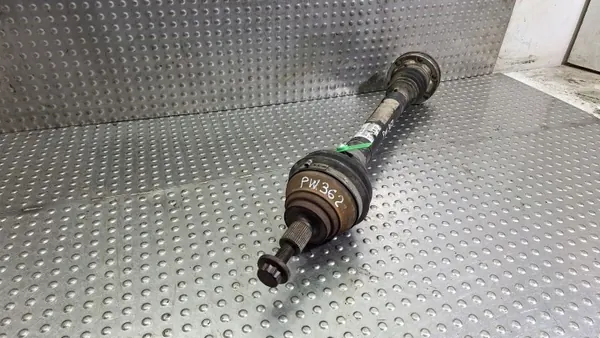 Höger Framdrivaxel OEM S26372025 - Begagnad image 3