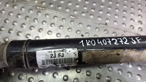 Höger Framdrivaxel OEM S26372025 - Begagnad image 5