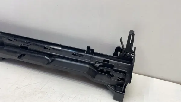 Support de radiateur Mercedes GLC X253 côté droit image 3