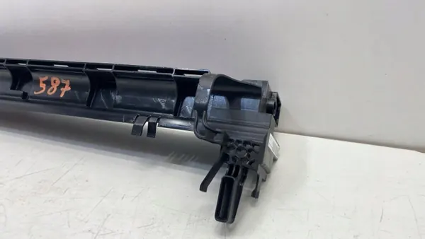Support de radiateur Mercedes GLC X253 côté droit image 6