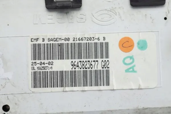 Painel de ecrã de rádio OEM 9643823677 para Citroen Xsara II image 5