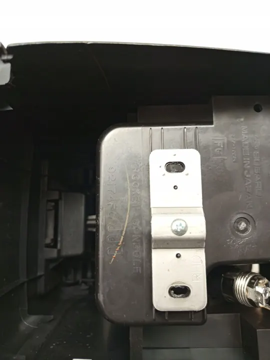 Accoudoir console avant Subaru WRX OEM 92132FG010 image 5