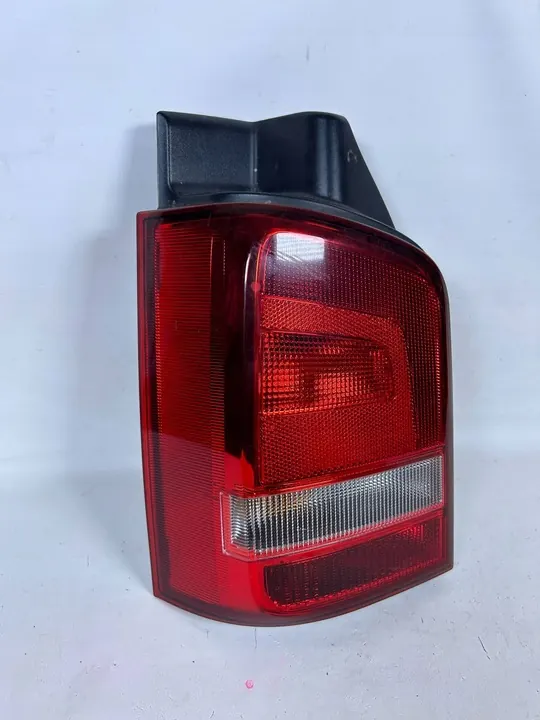 VW T6 Luz Trasera Izquierda image 2