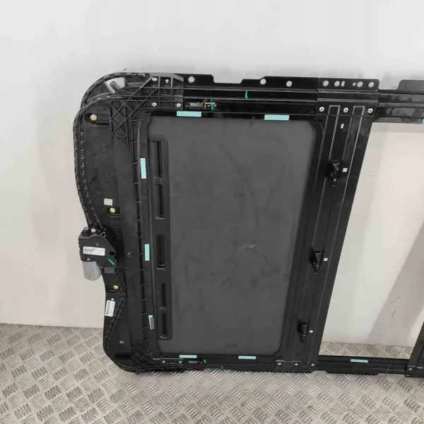 Toit Ouvrant Maserati Ghibli OEM 06701415940 Occasion image 3