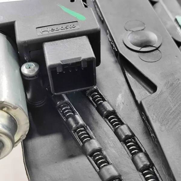 Toit Ouvrant Maserati Ghibli OEM 06701415940 Occasion image 6
