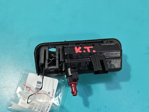 Poignée de hayon OEM 5E3827566A pour Cupra Formentor image 4